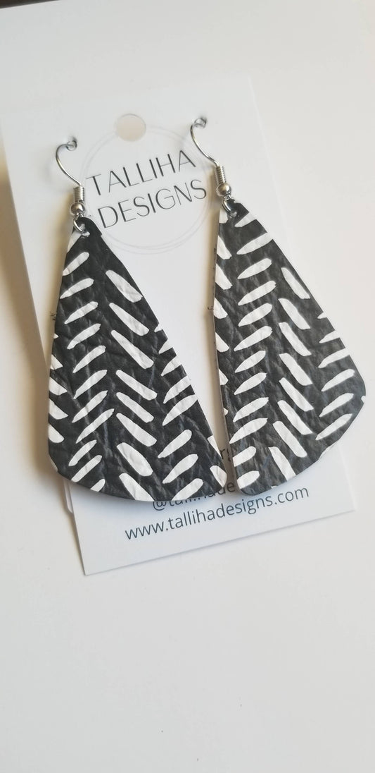 Black & White Wedge Earrings